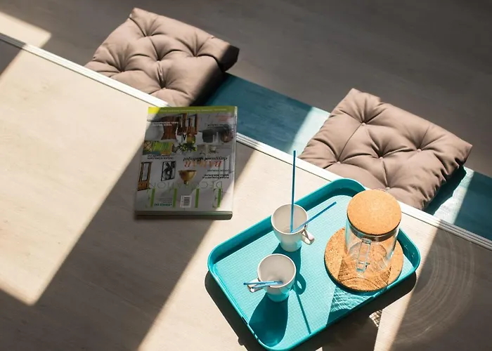 Chic In The Downtown - The Location *