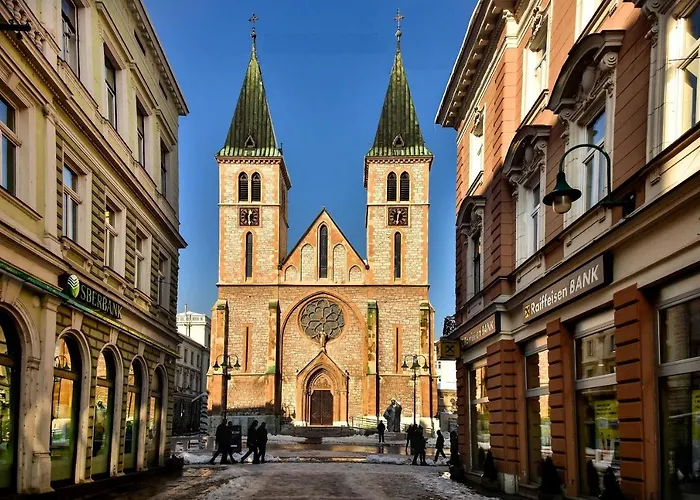 Chic In The Downtown - The Location